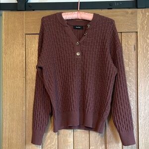 Brown V-Neck Sweater with Textured Knit Pattern